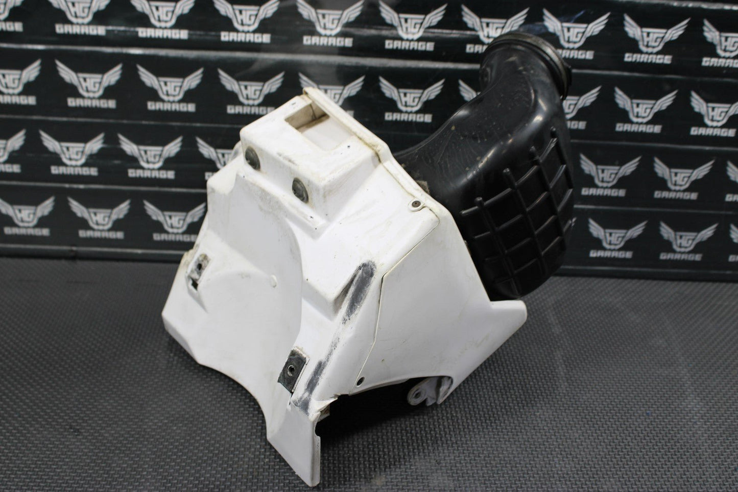 2001 YAMAHA YZ250 OEM AIRBOX INTAKE AIR CLEANER CASE 4SS - 14401 - 02 - 00 - hggarage