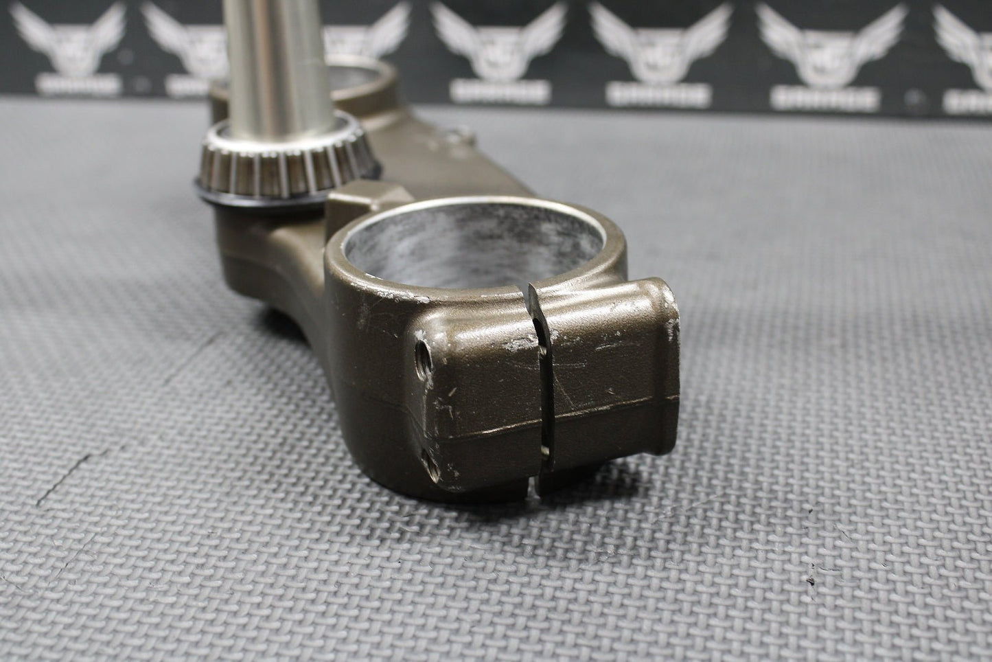 2007 2008 KAWASAKI KX250F OEM FRONT FORKS LOWER TRIPLE TREE STEERING STEM CLAMP - hggarage
