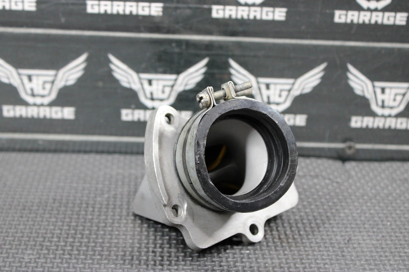 2001 97 - 01 YAMAHA YZ250 BOYESON INTAKE REED BLOCK ASSEMBLY 4XL - 13610 - 00 - 00 - hggarage