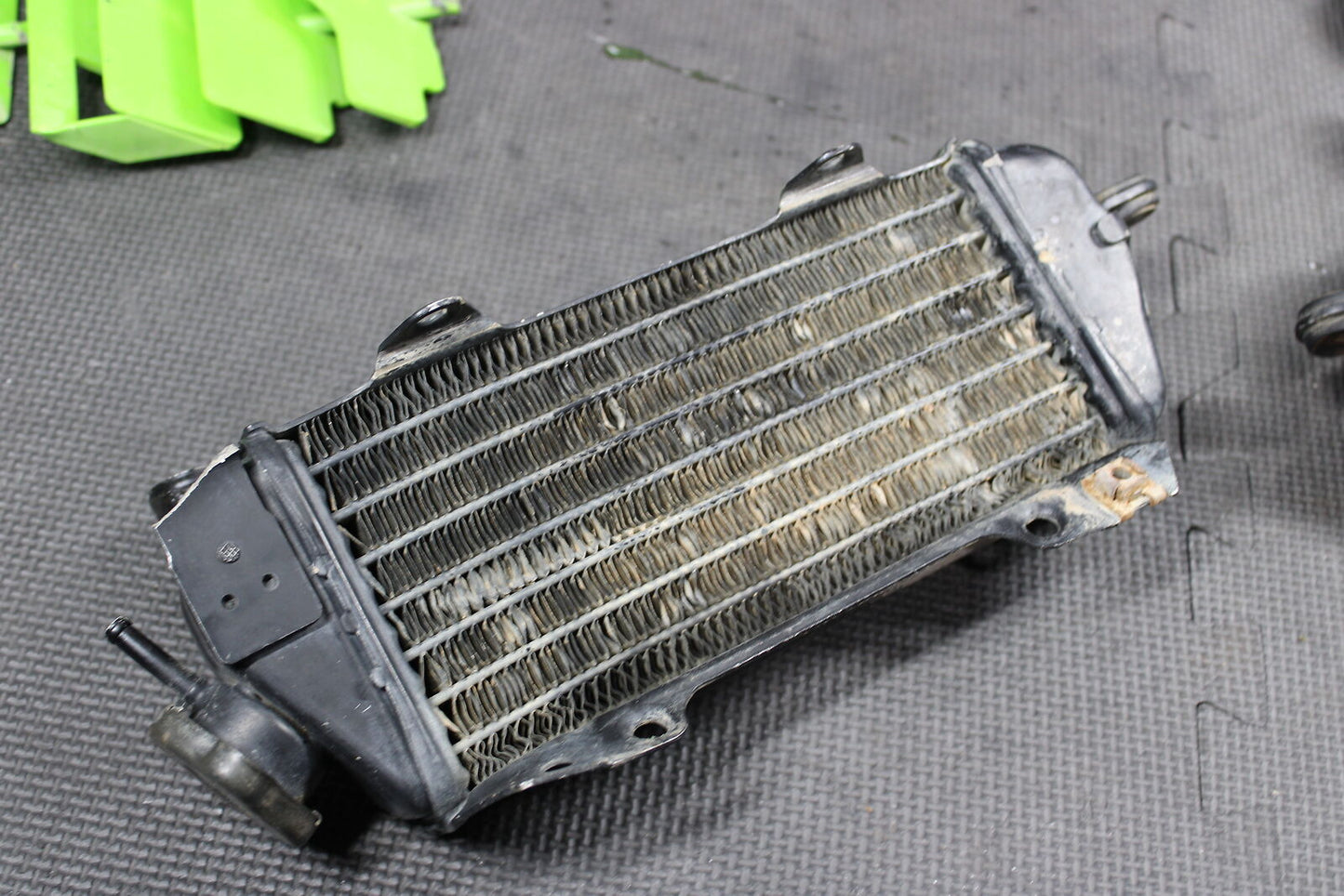 1991 KAWASAKI KDX250 OEM ENGINE MOTOR COOLING COOLER RADIATOR 39061-1127