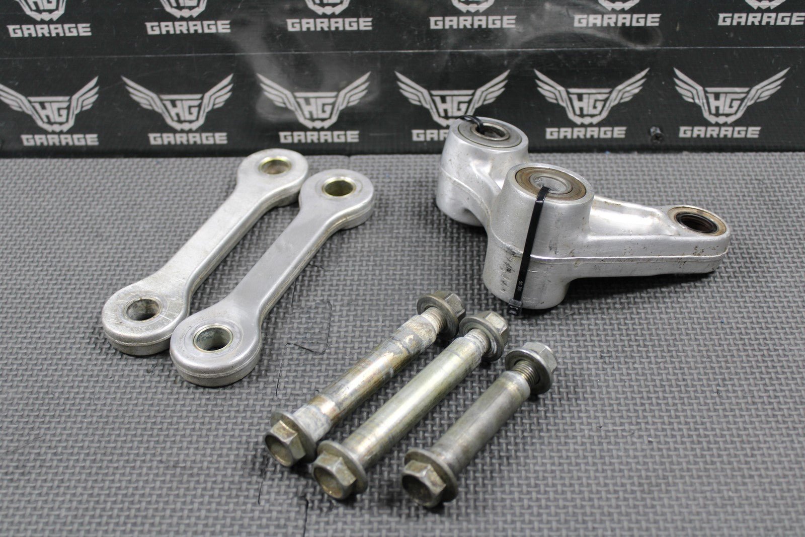 2003 KAWASAKI KLX400SR OEM REAR SHOCK LINKAGE LINKS TIE ROD ARM 39007 - S013 - hggarage