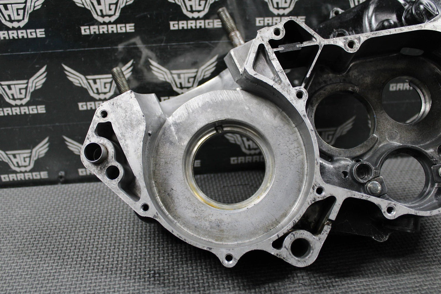 1988 HONDA CR250R OEM RIGHT ENGINE MOTOR CRANKCASE CRANK CASE 111A0 - KS7 - 830 NICE - hggarage