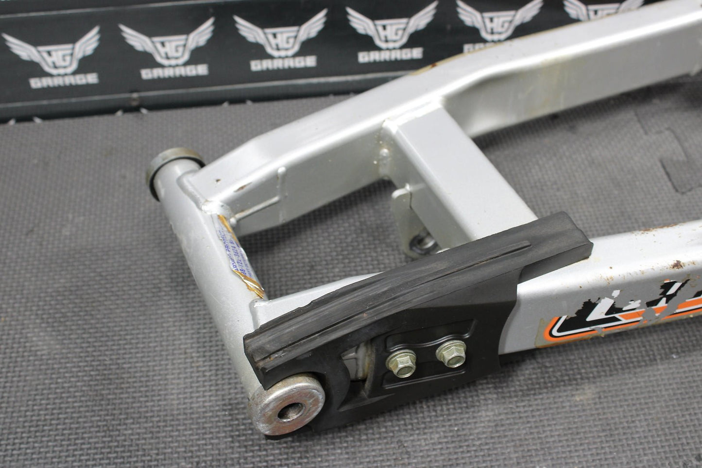 2002 Yamaha TTR125 TTR125E OEM Small Wheel 14" Swingarm Swing Arm Suspension - hggarage