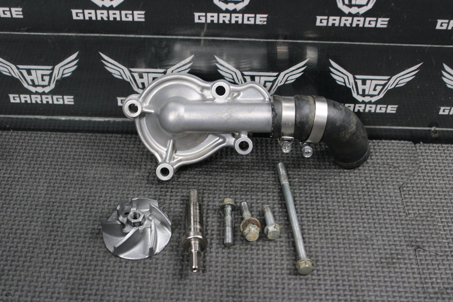 2006 HONDA CRF450R OEM ENGINE WATER PUMP W HOUSING 19221 - MEN - 850 19241 - MEB - 670 - hggarage