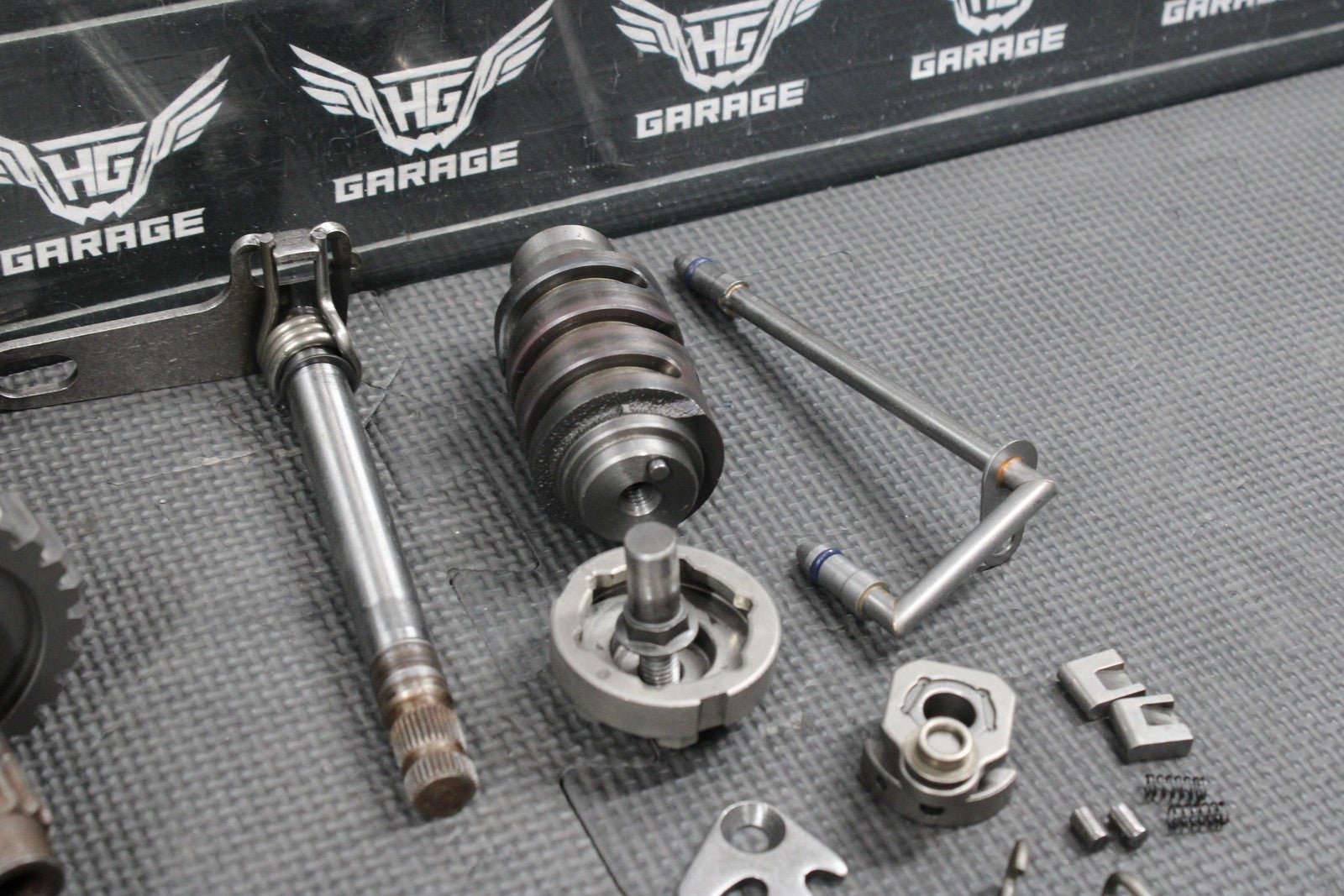 2000 SUZUKI DRZ400 DRZ400E OEM ENGINE TRANSMISSION TRANNY TRANS GEARS SHAFTS - hggarage