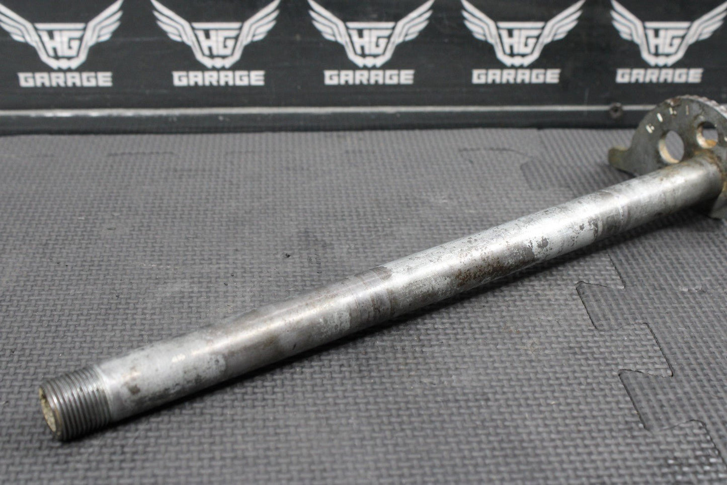 1986 86 - 88 KAWASAKI KDX200 REAR AXLE BACK WHEEL RIM PIVOT BOLT AXLE 41068 - 1211 - hggarage