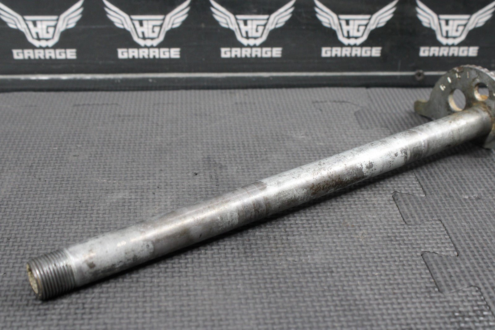 1986 86 - 88 KAWASAKI KDX200 REAR AXLE BACK WHEEL RIM PIVOT BOLT AXLE 41068 - 1211 - hggarage