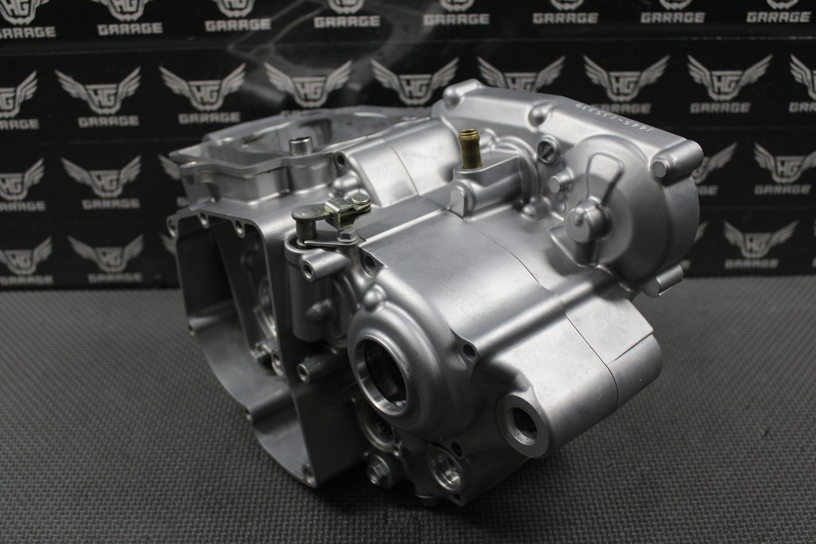 2020 SUZUKI RMZ250 OEM LEFT RIGHT ENGINE CRANKCASE CRANK CASES 11301 - 49850 MINT! - hggarage
