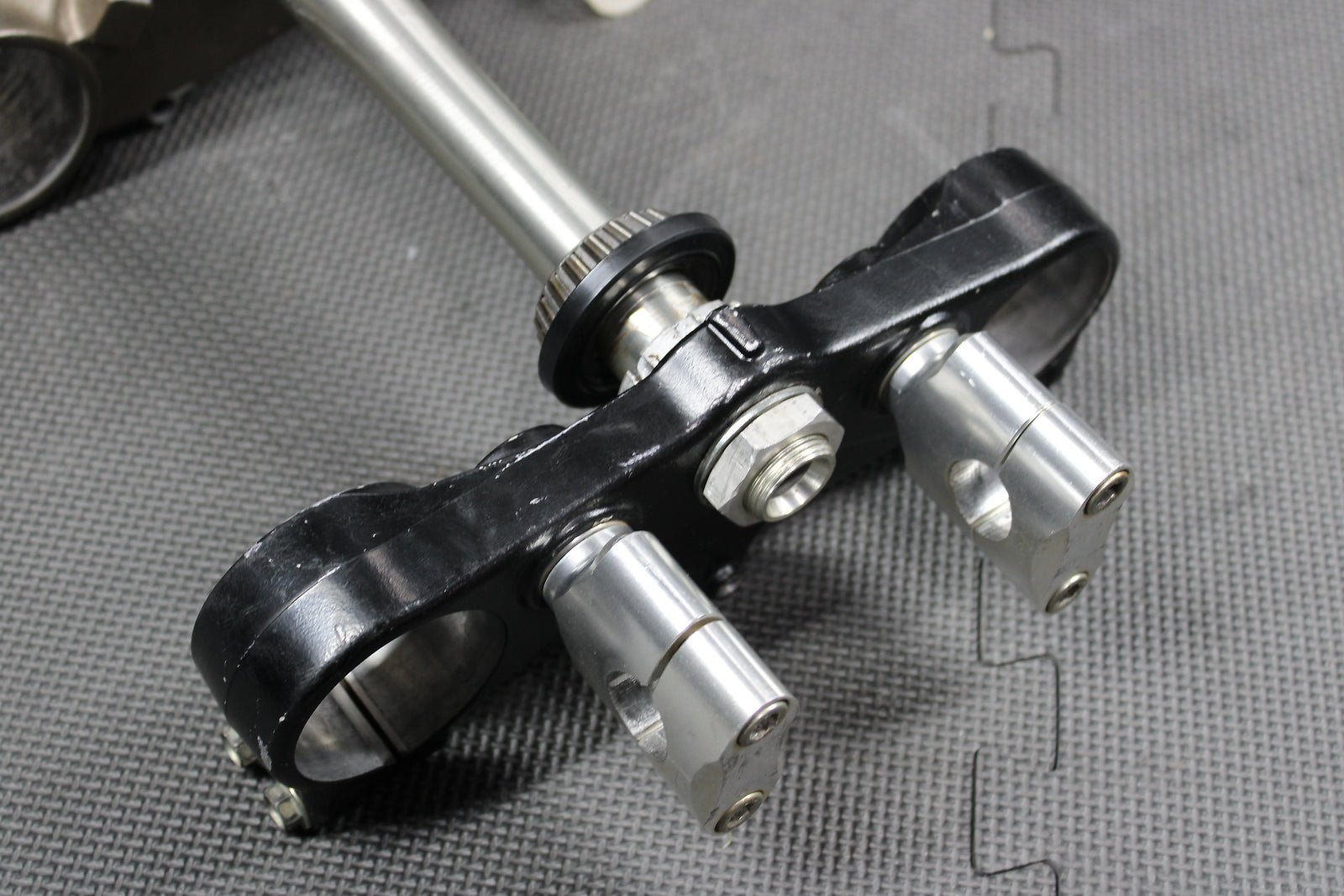 2006 Kawasaki KX450F OEM Front Forks Lower Upper Triple Tree Stem Clamp - hggarage