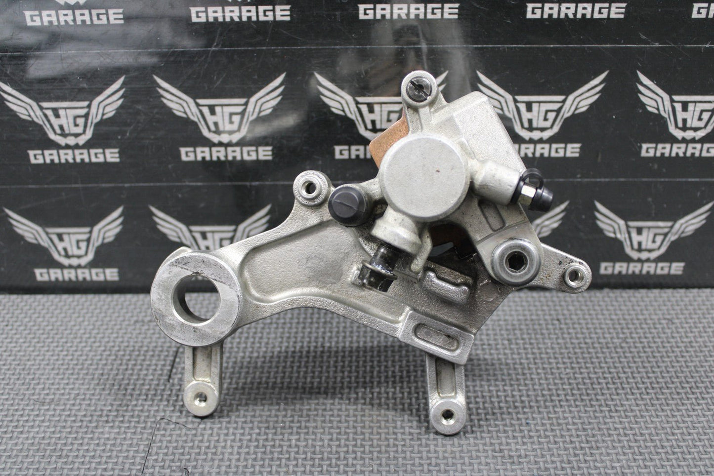 1997 HONDA 97 - 99 CR250R OEM NISSIN REAR BACK BRAKE CALIPER 43150 - KZ3 - B01 NICE! - hggarage