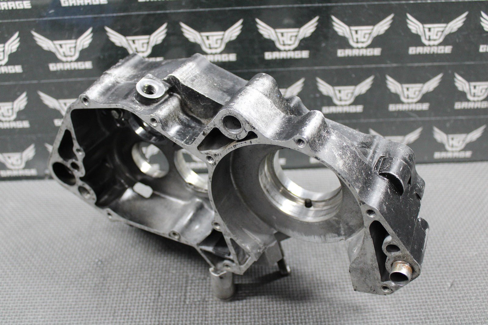 1988 HONDA CR250R OEM RIGHT ENGINE MOTOR CRANKCASE CRANK CASE 111A0 - KS7 - 830 NICE - hggarage