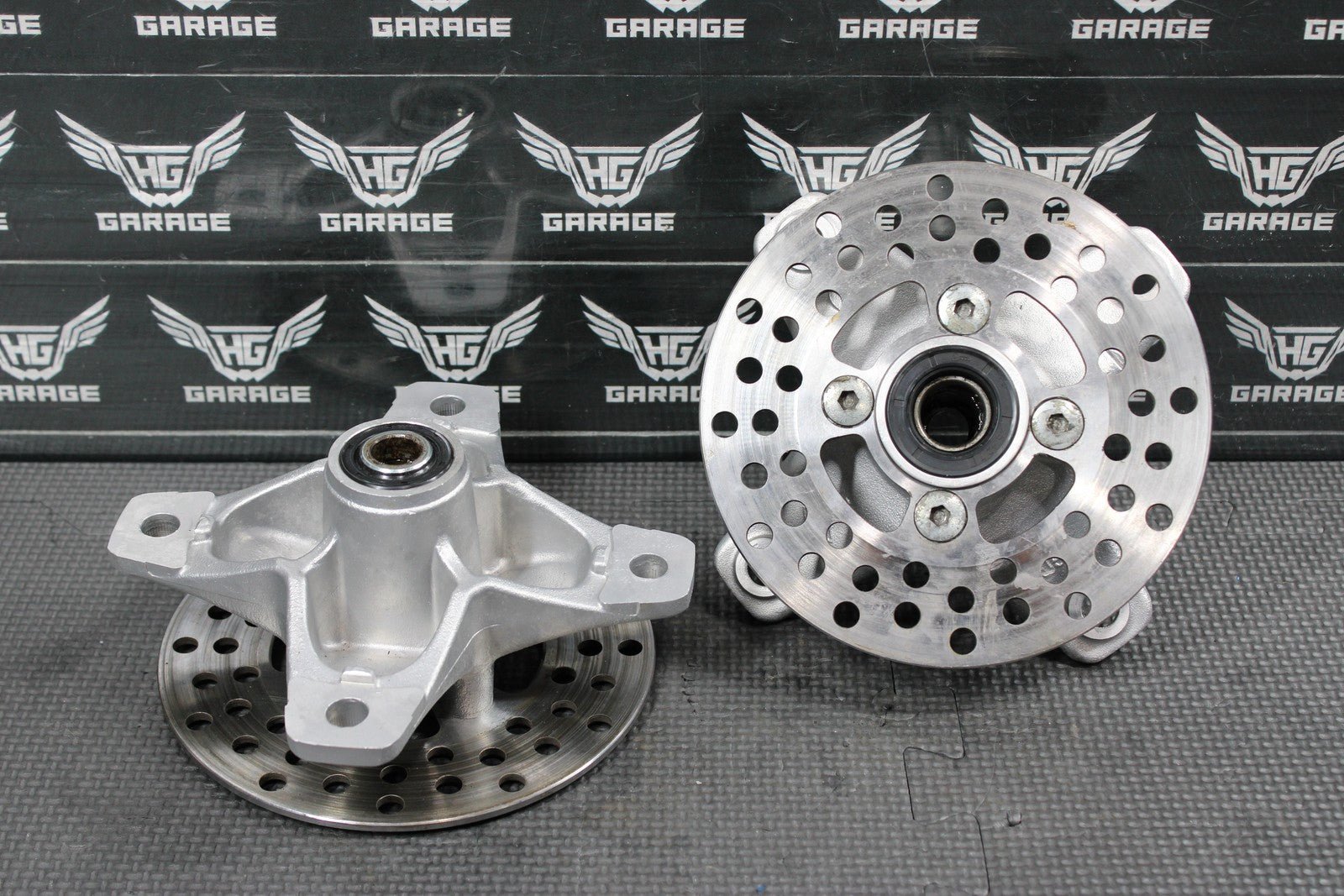 1991 YAMAHA BANSHEE 350 OEM FRONT WHEEL LEFT RIGHT RIM HUB HUBS - hggarage
