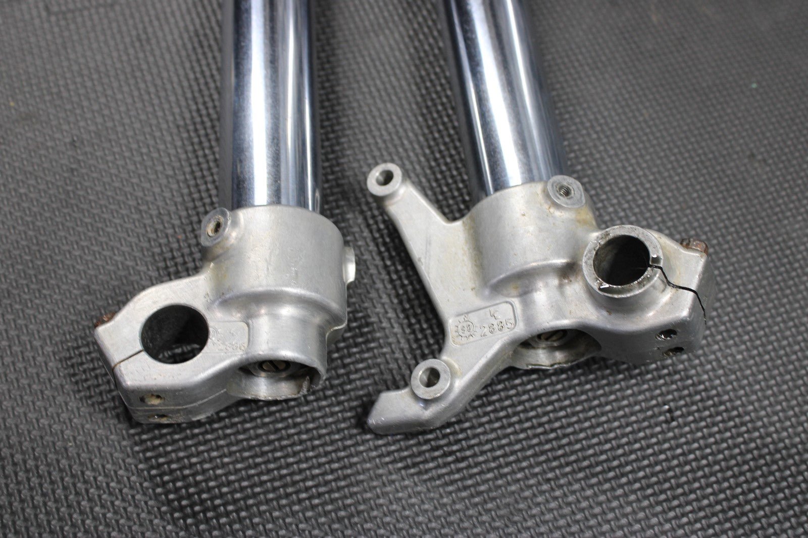 2000 KTM 250 EXC OEM RIGHT LEFT FRONT SUSPENSION FORKS SHOCKS 0518U787LS - hggarage
