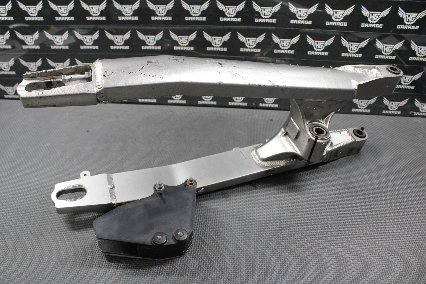 09 KAWASAKI 09 - 20 KLX250S KLX250SF KLX300 OEM SWINGARM SWING ARM SUSPENSION GOOD - hggarage