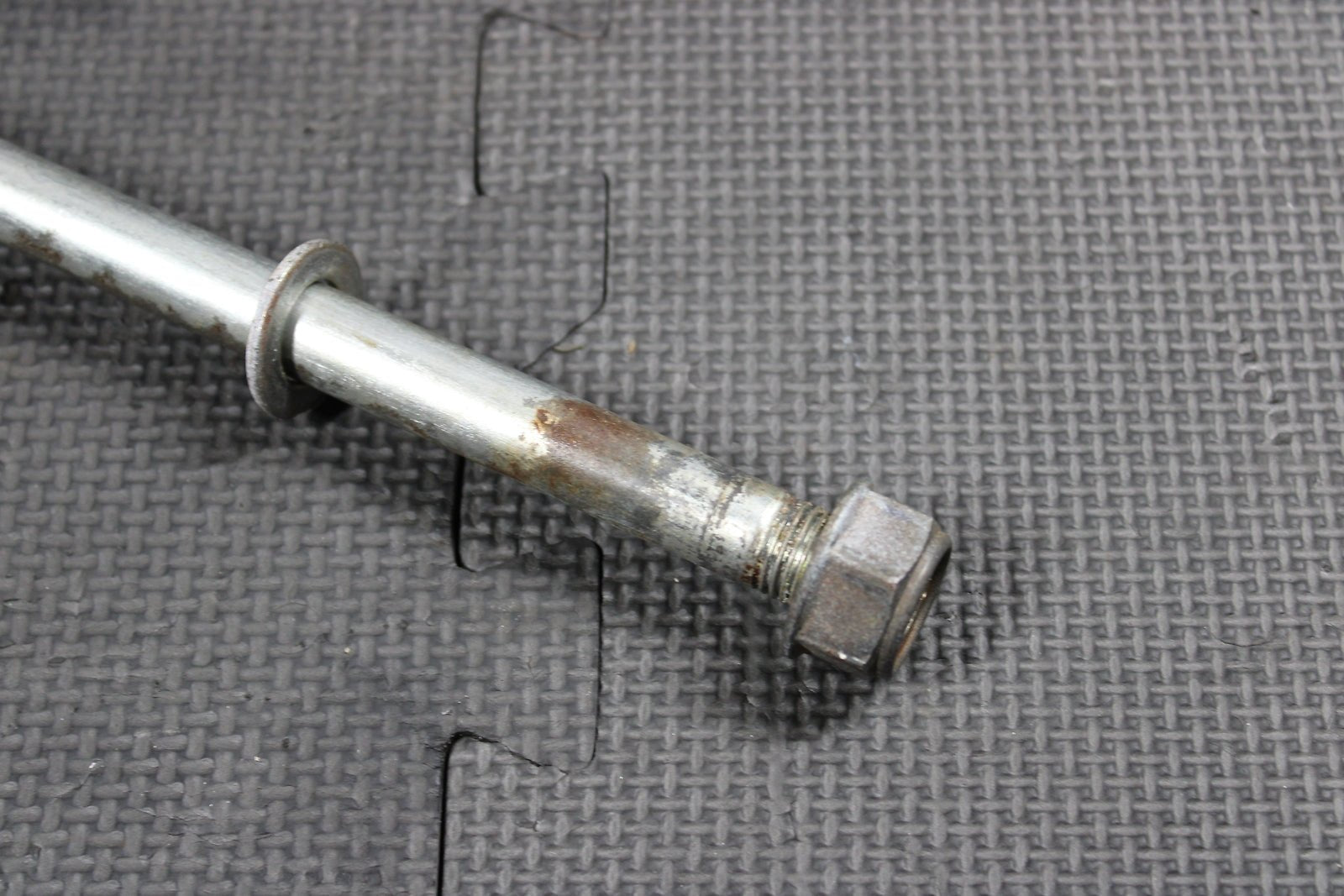 1986 HONDA XR250L XR250R OEM REAR BACK SWINGARM BOLT SUSPENSION PIVOT AXLE - hggarage