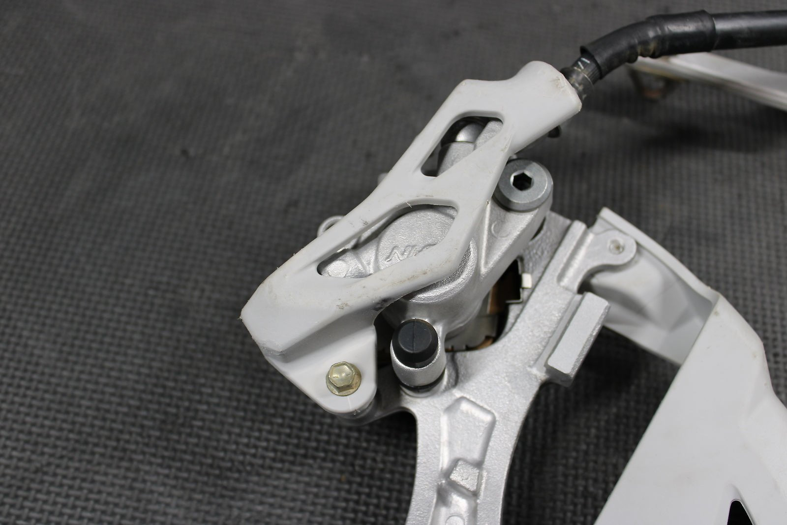 2008 YAMAHA YZ450F OEM NISSIN REAR BACK BRAKE CALIPER MASTER CYLINDER LEVER - hggarage
