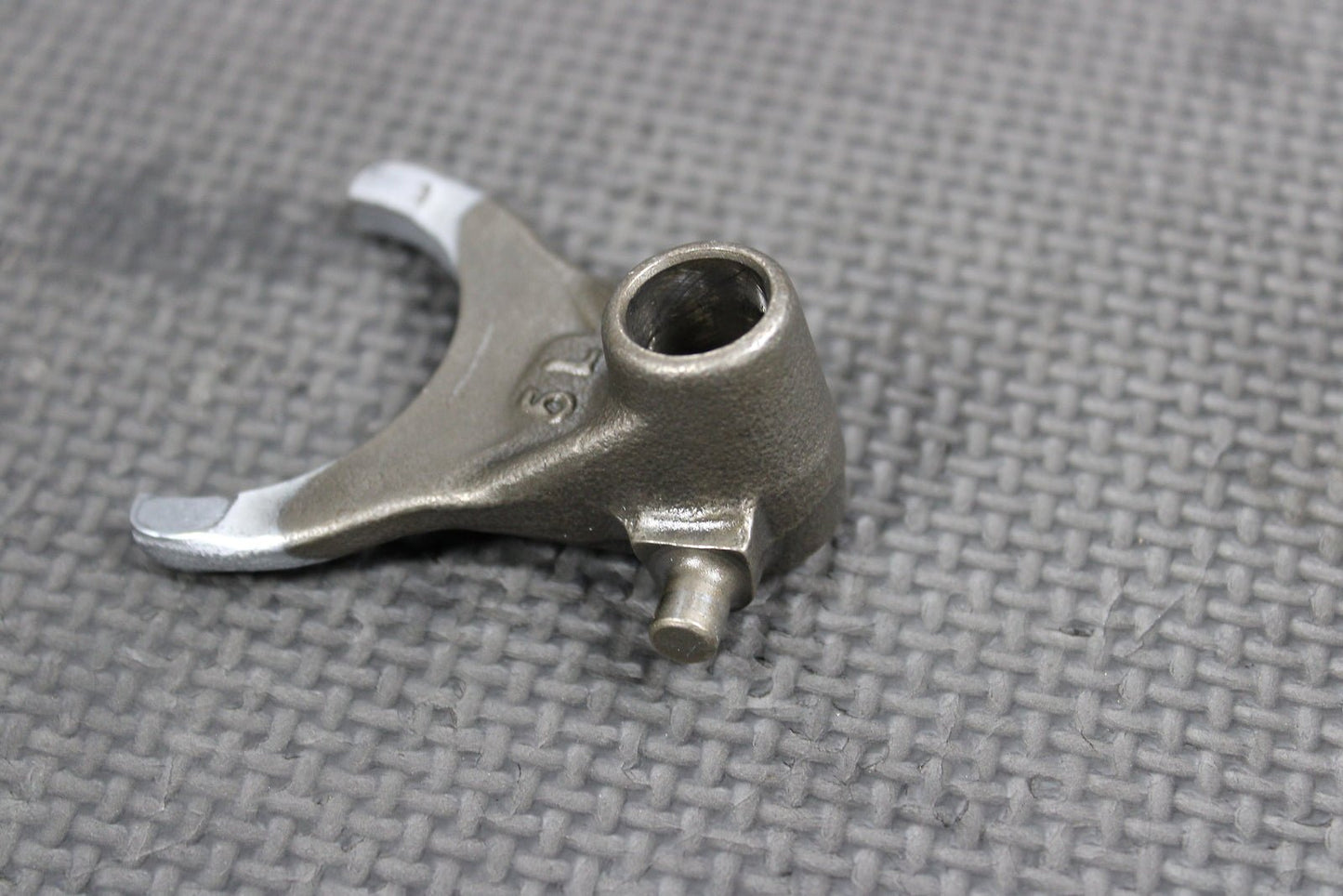1999 HONDA CR500R ENGINE TRANSMISSION LEFT GEAR SHIFT FORK 5L 24221 - KA5 - 690 - hggarage