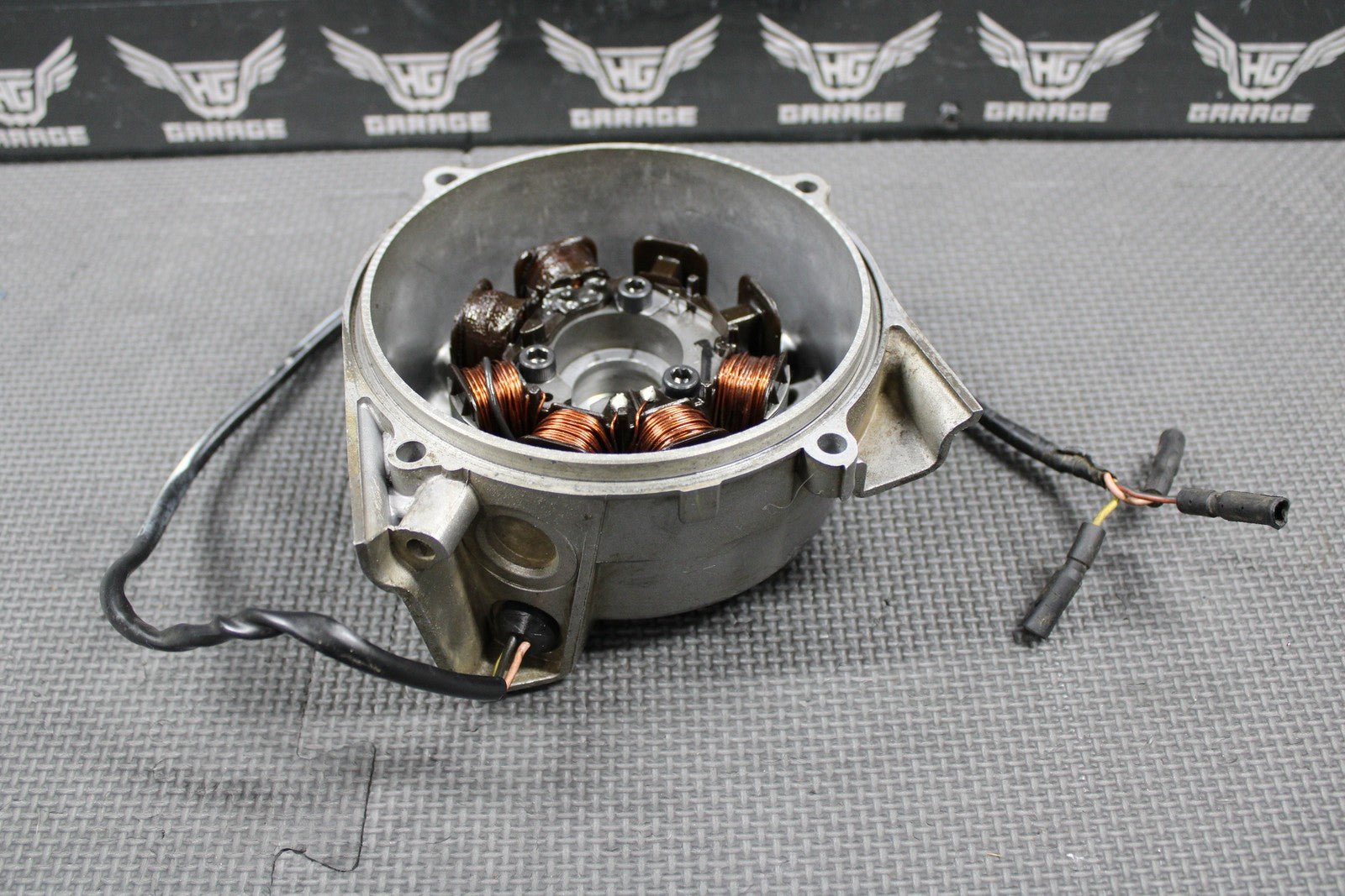 1999 HONDA XR200R 90 - 02 OEM STATOR MAGNETO ALTERNATOR & CASE COVER 31120 - KT0 - 831 - hggarage