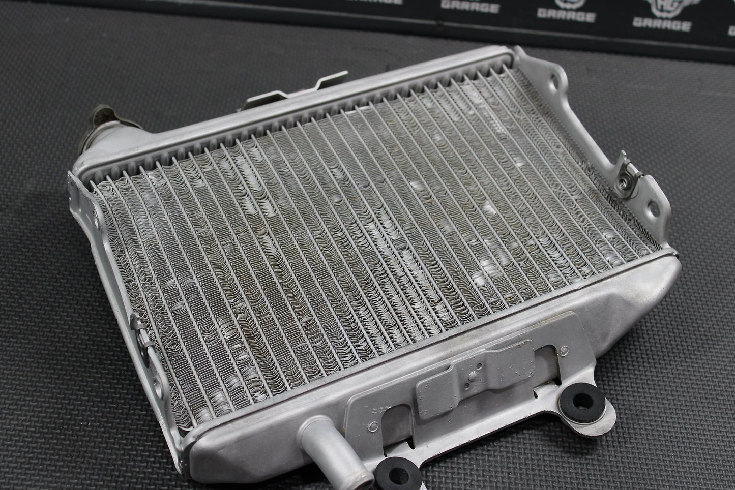 1999 Honda CR125R OEM Engine Motor Cooling Cooler Radiator 19100 - KZ4 - J10 - hggarage