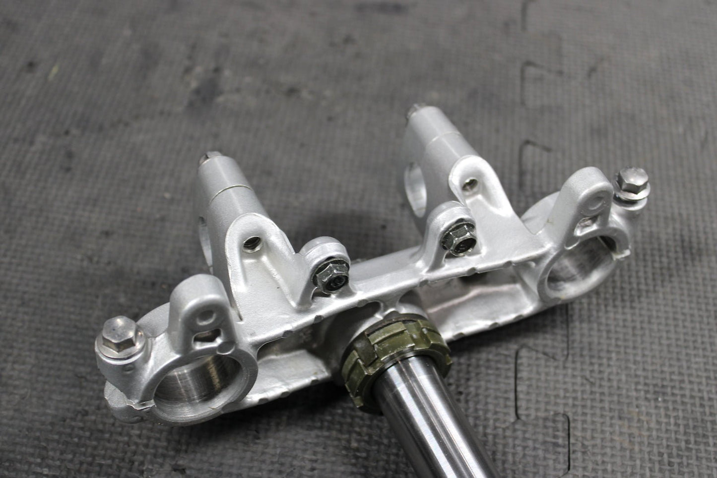 2000 Yamaha TTR125L OEM Front Forks Lower Upper Triple Tree Clamps Assembly - hggarage
