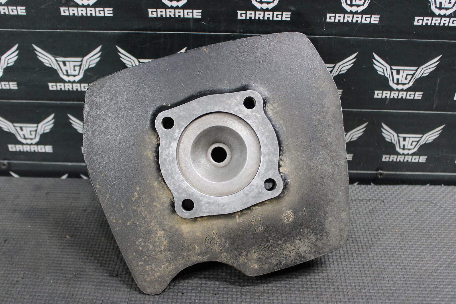 1991 YAMAHA RT180 90 - 98 OEM CYLINDER HEAD COVER DOME CHAMBER 5L9 - 11311 - 00 - hggarage