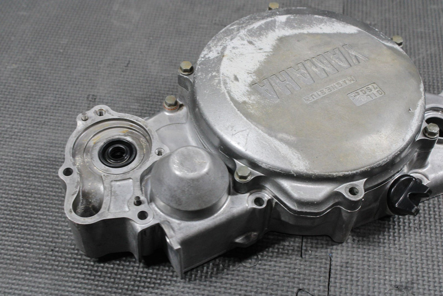 2001 YAMAHA 99 - 01 YZ250 OEM ENGINE INNER OUTER SIDE CLUTCH COVER 5CU - 15431 - 00 - 00 - hggarage