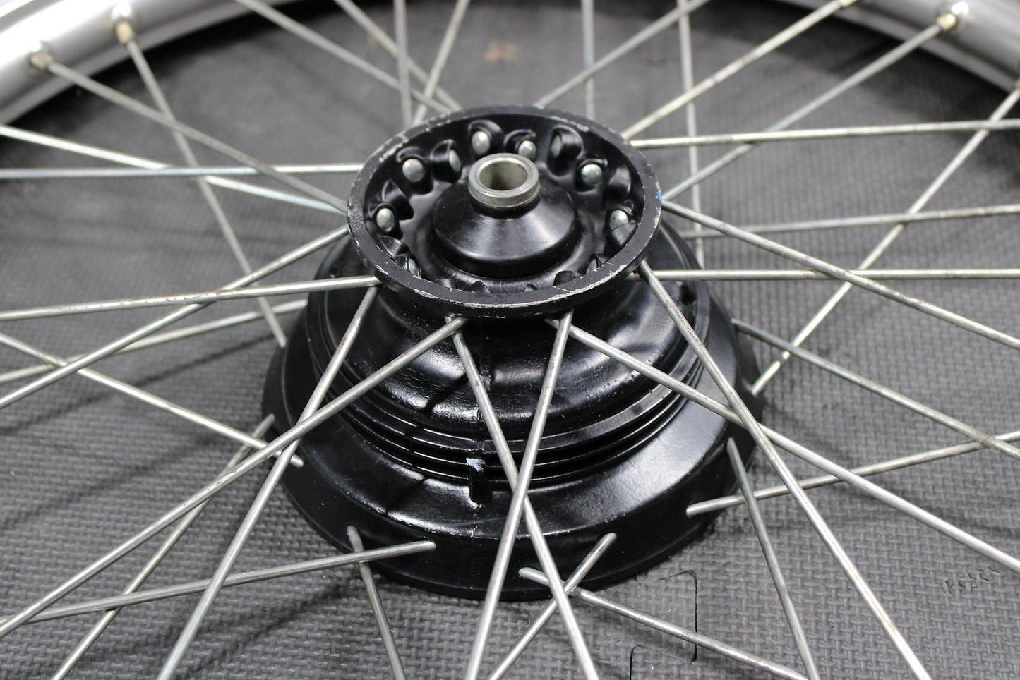 2001 94 - 02 Honda XR200R OEM DID Front Wheel Rim Hub Tire Assy 21" 44650 - KT0 - 306 - hggarage