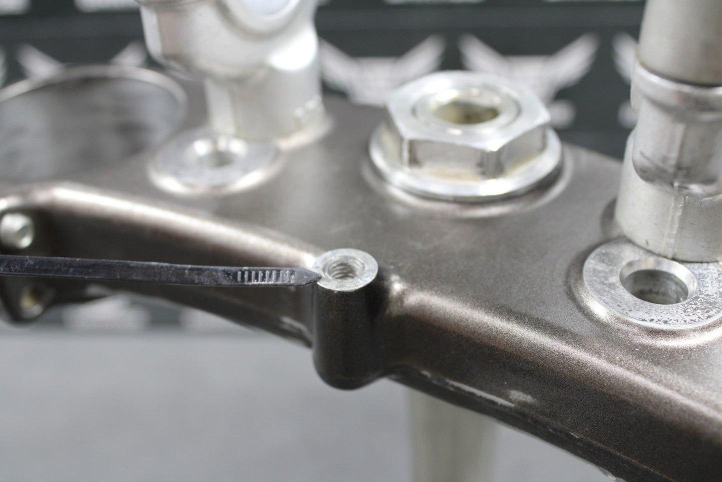 2010 2011 YAMAHA YZ250F OEM FRONT FORKS LOWER UPPER TRIPLE TREE STEM BAR CLAMP - hggarage
