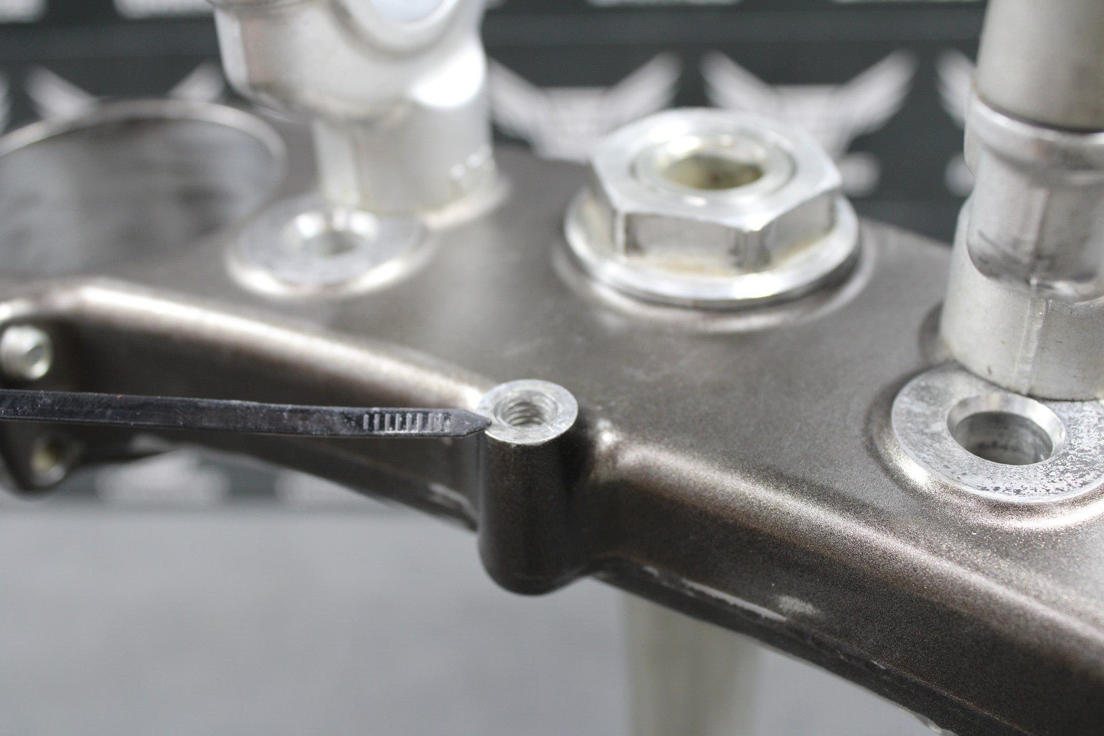 2010 2011 YAMAHA YZ250F OEM FRONT FORKS LOWER UPPER TRIPLE TREE STEM BAR CLAMP - hggarage