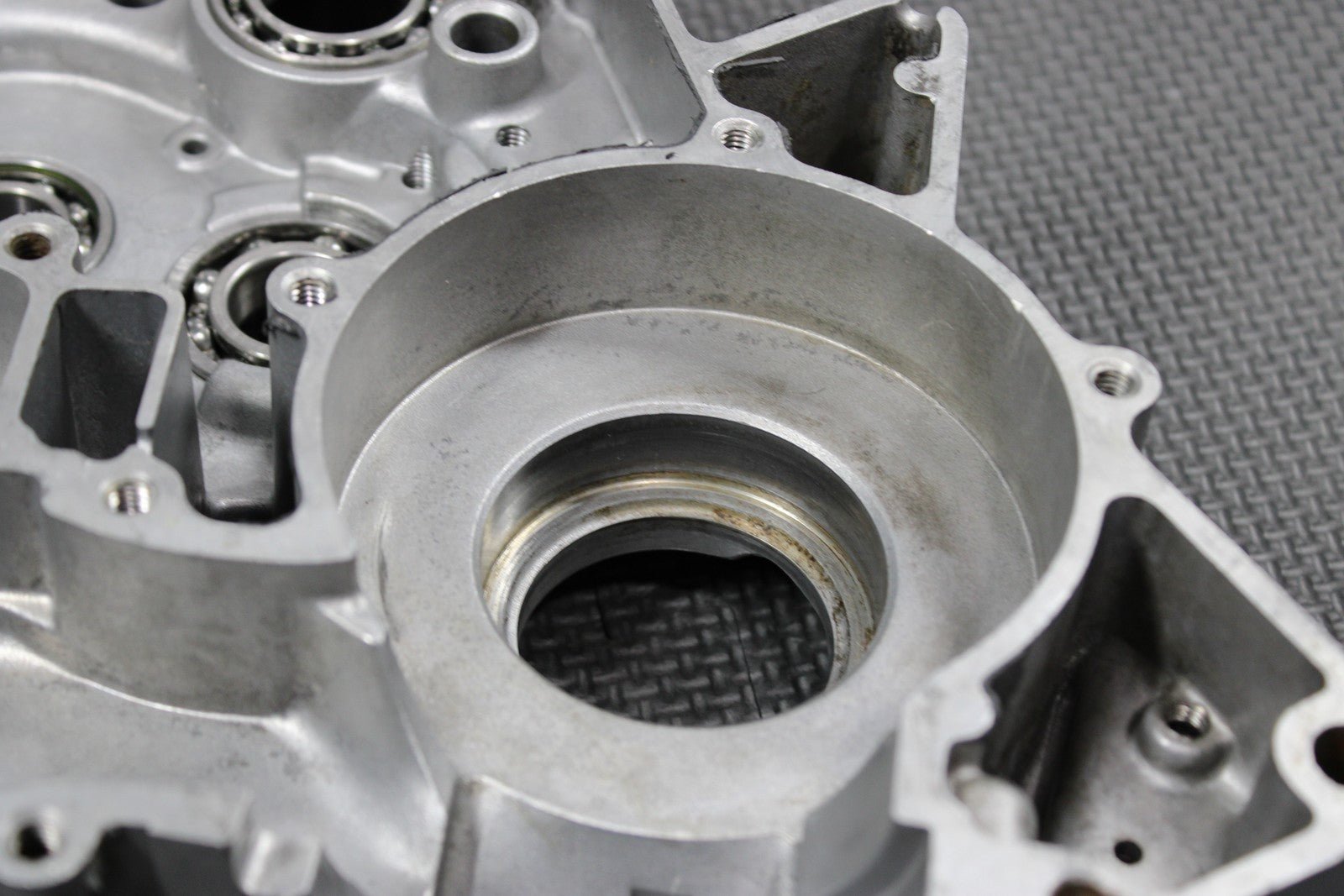 1998 HONDA CR125R OEM RIGHT ENGINE MOTOR CRANKCASE CRANK CASES BLOCK - hggarage