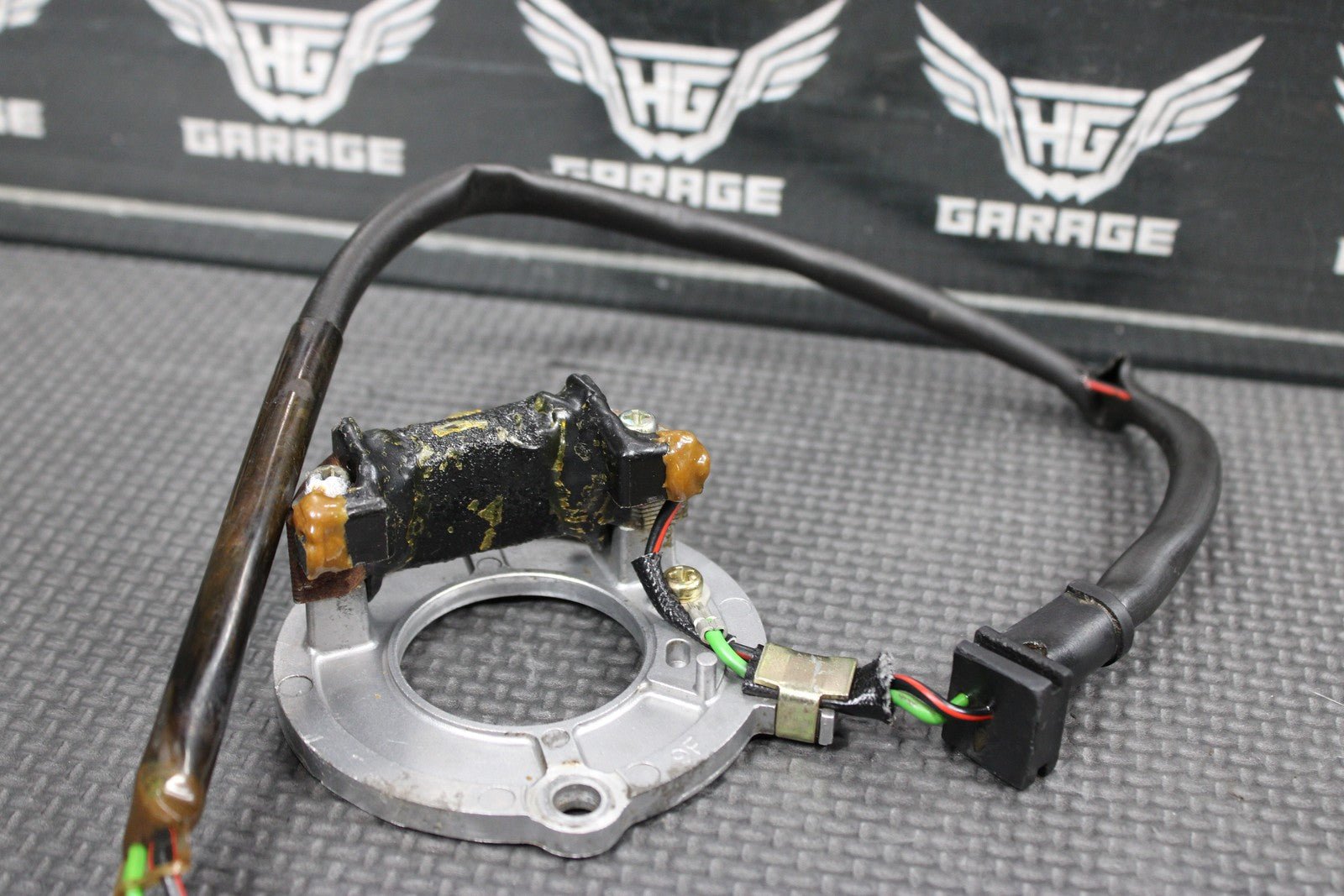 1991 86 - 91 HONDA CR80R OEM STATOR PULSE GENERATOR ALTERNATOR 30300 - GC4 - 601 GOOD! - hggarage