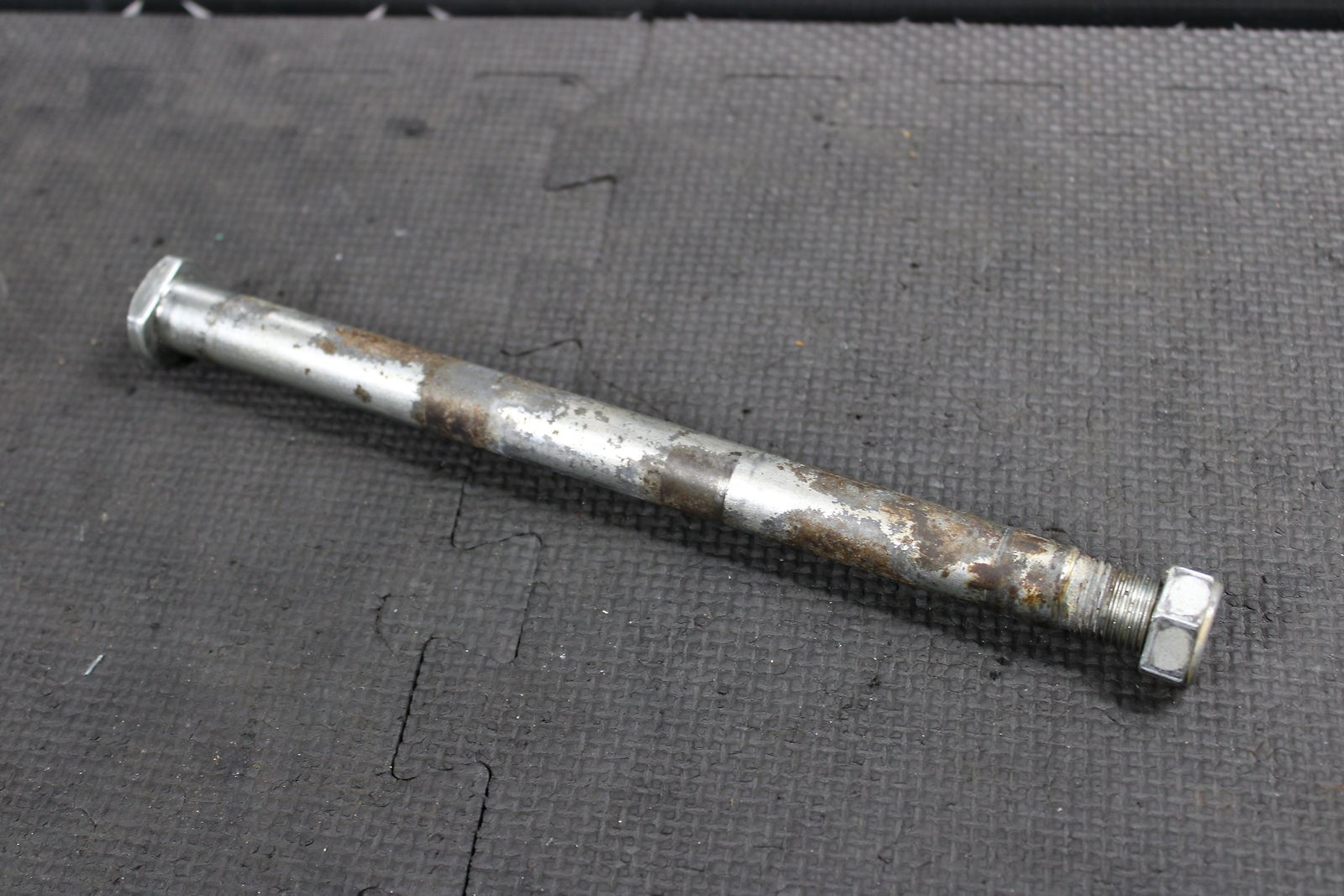 2007 YAMAHA YZ450F OEM FRONT REAR AXLE BACK WHEEL RIM SWINGARM PIVOT BOLT AXLES - hggarage