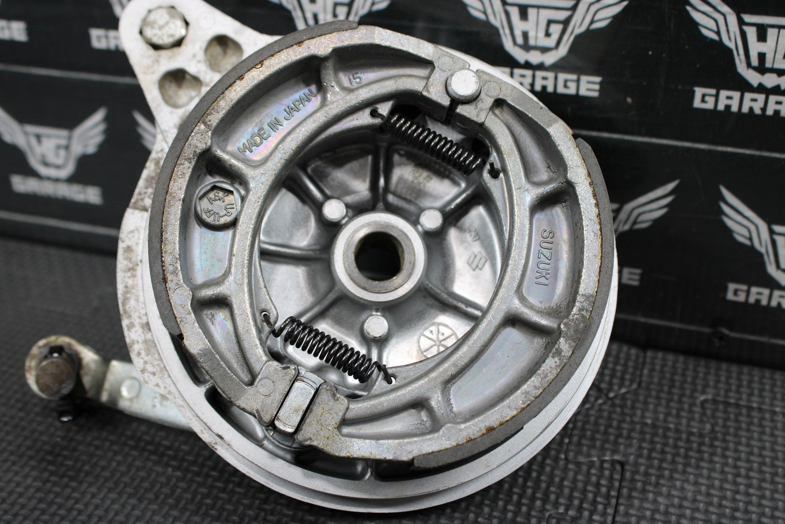 2005 SUZUKI DR200SE OEM REAR BACK BRAKE DRUM ASSEMBLY 54400 - 07870 GOOD! - hggarage