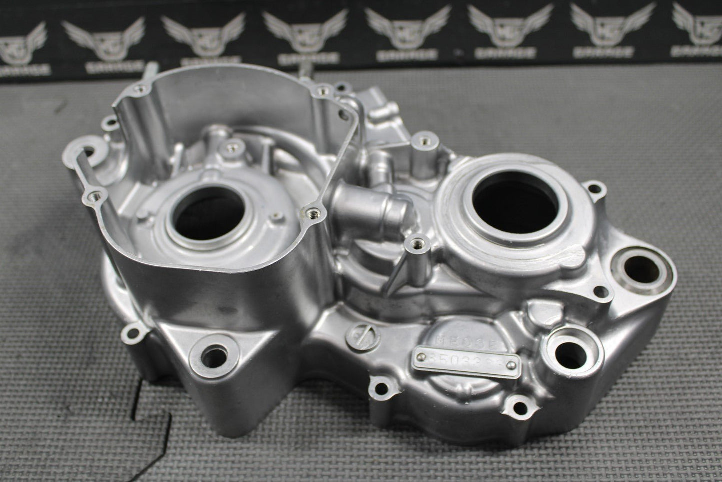 2003 HONDA CR250R OEM LEFT ENGINE CRANKCASE CRANK CASE BLOCK 04922 - KZ3 - L31 NICE! - hggarage