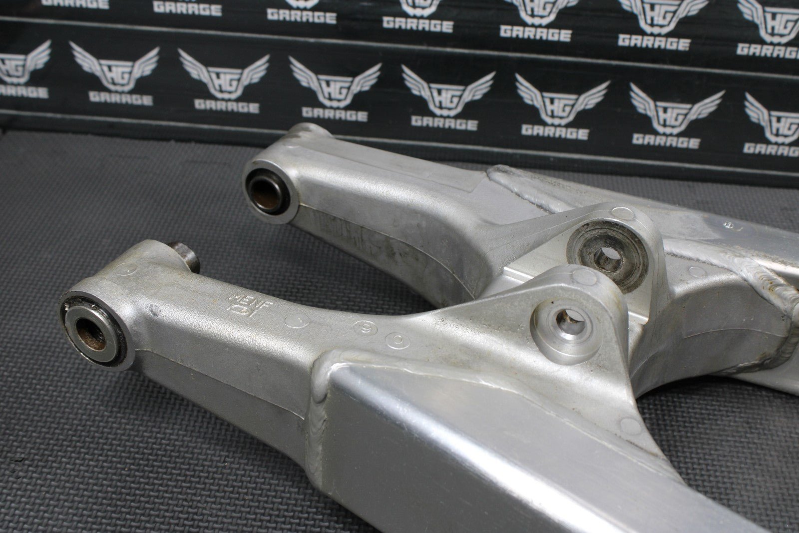 2006 HONDA CRF250R OEM SWINGARM SWING ARM SUSPENSION 52200 - KRN - 840 - hggarage