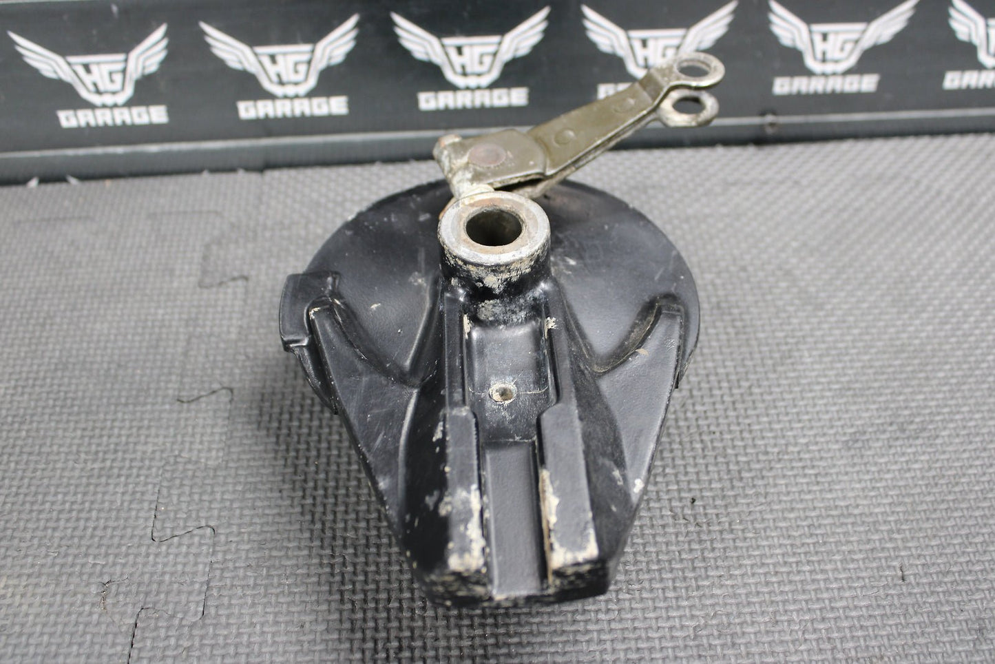 2001 Honda XR200R 90 - 02 OEM Rear Back Brake Drum Panel Assembly 43100 - KK0 - 000 - hggarage