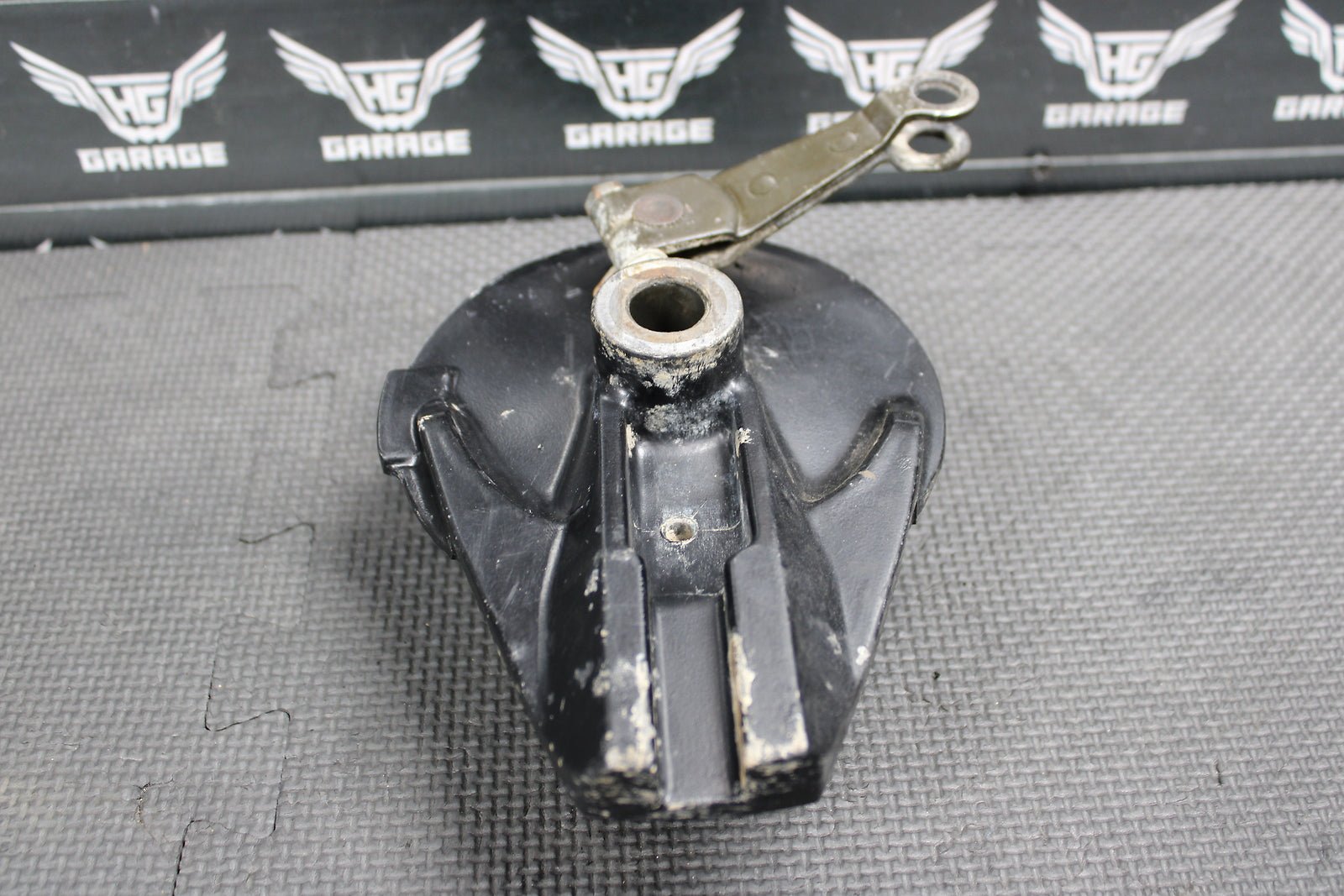 2001 Honda XR200R 90 - 02 OEM Rear Back Brake Drum Panel Assembly 43100 - KK0 - 000 - hggarage