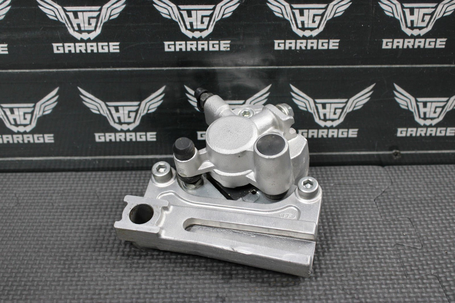 2012 KAWASAKI 04 - 21 KX100 KX85 OEM REAR BACK BRAKE CALIPER 43080 - 5134 GOOD! - hggarage