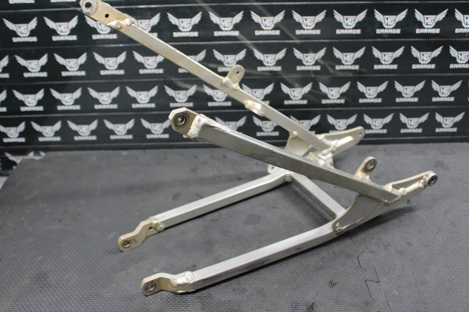 1999 SUZUKI 96 - 00 RM125 RM250 OEM REAR BACK SUB FRAME SUBFRAME 41200 - 36E00 - hggarage