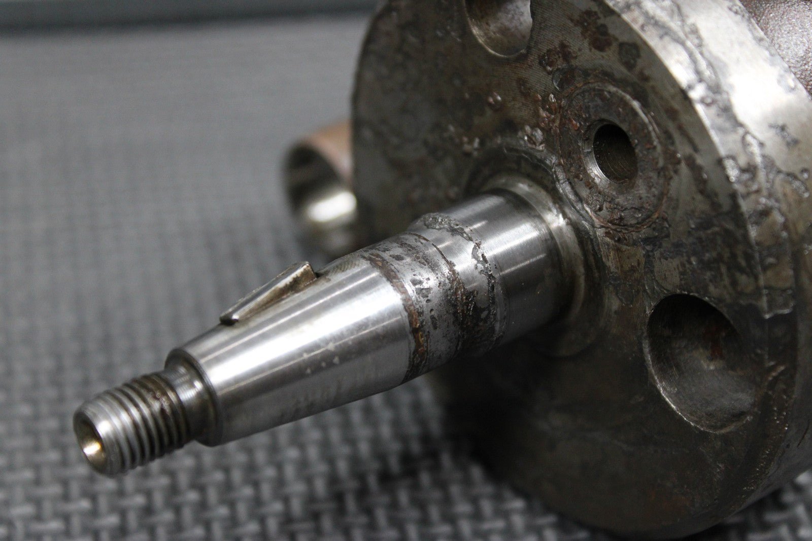 2001 SUZUKI RM80 OEM ENGINE MOTOR CRANKSHAFT CRANK SHAFT READ DESC! 12200 - 03B00 - hggarage