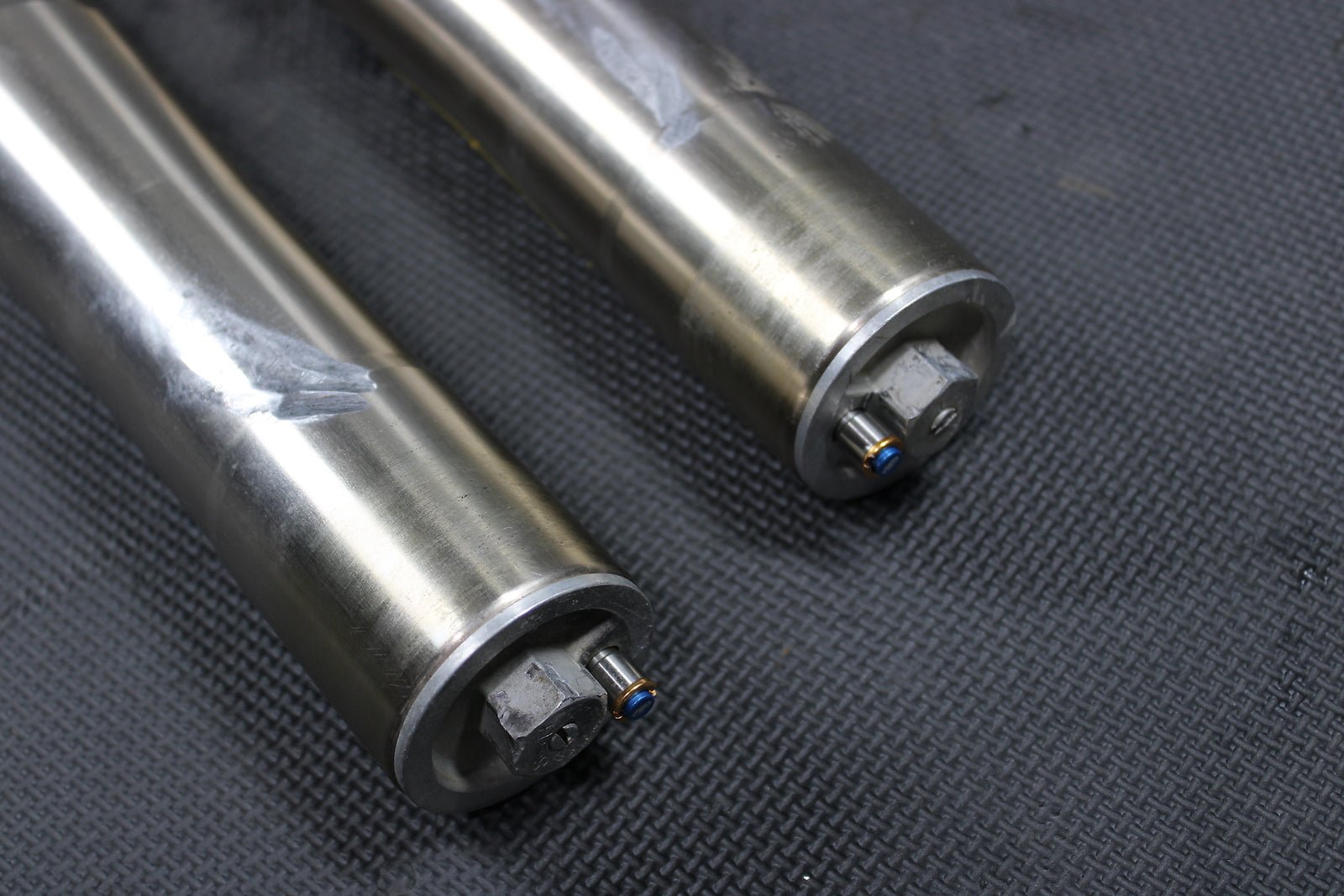 2003 KAWASAKI KX125 OEM RIGHT LEFT FRONT SUSPENSION FORKS SHOCKS 44075 - 1177 - JS - hggarage