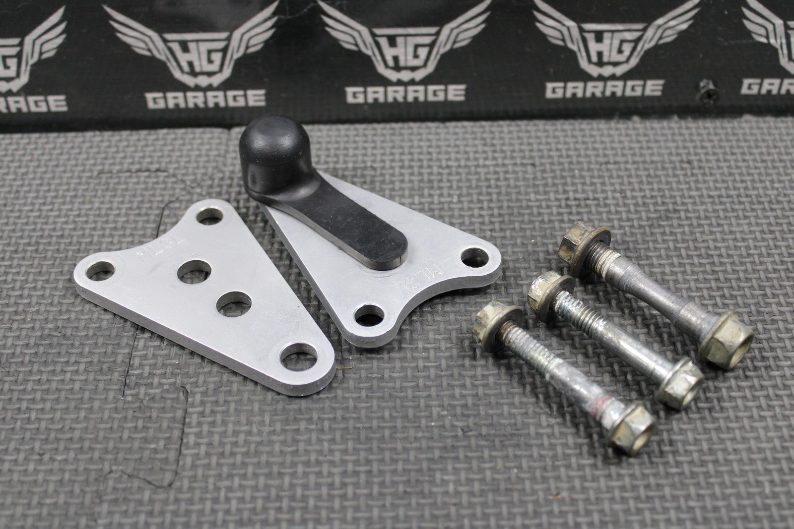 1988 1989 HONDA CR250R 87 - 88 CR500R OEM ENGINE MOTOR MOUNT HEAD HANGER BRACKETS - hggarage