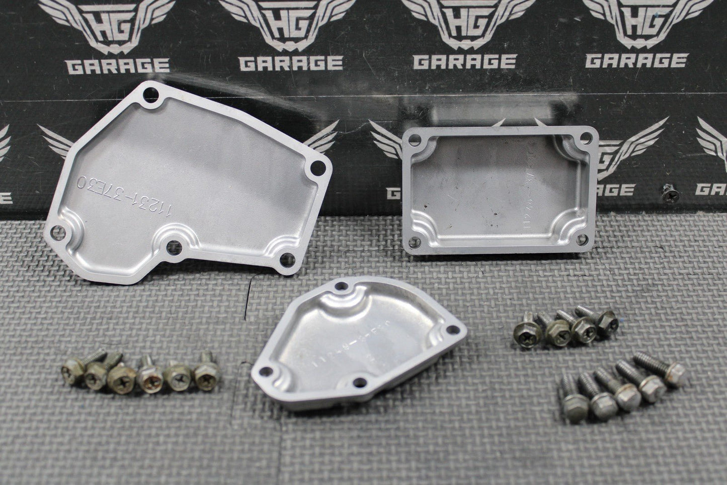 1999 SUZUKI 98 - 99 RM250 OEM POWER VALVE CYLINDER SIDE COVER COVERS & BOLTS - hggarage