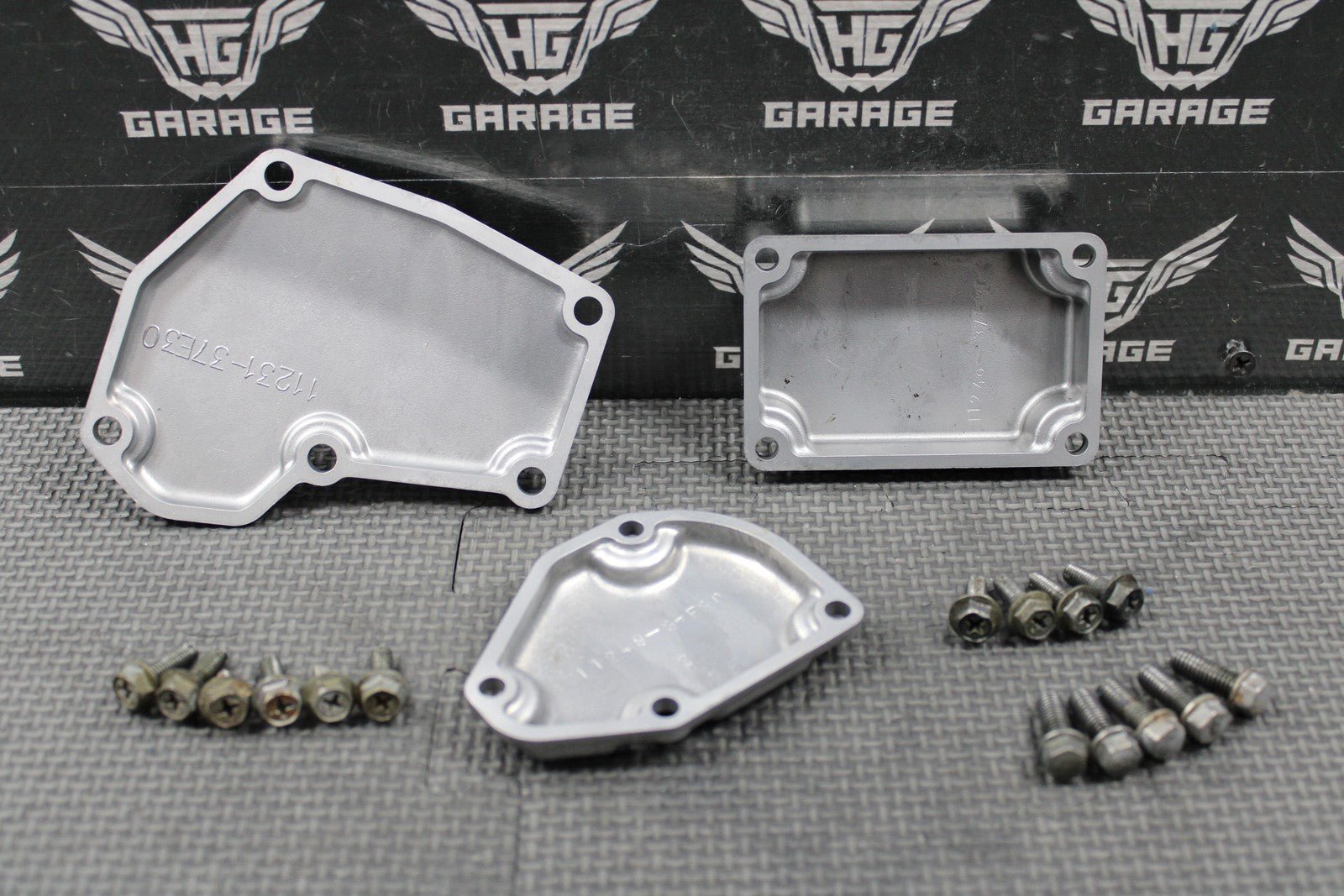 1999 SUZUKI 98 - 99 RM250 OEM POWER VALVE CYLINDER SIDE COVER COVERS & BOLTS - hggarage