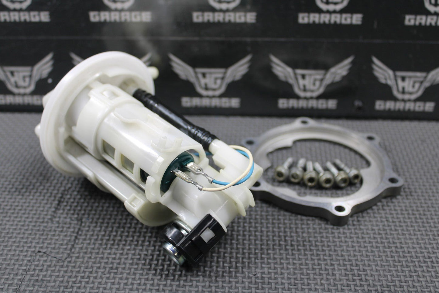 2020 YAMAHA 17 - 22 YZ250F YZ450F OEM GAS FUEL TANK PUMP UNIT 33D - 13907 - 02 - 00 GOOD - hggarage