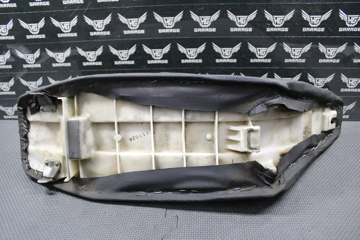 1999 SUZUKI RM250 OEM SEAT SADDLE FOAM PAN SHAVED LOW W/ CEET GRIPPER COVER - hggarage