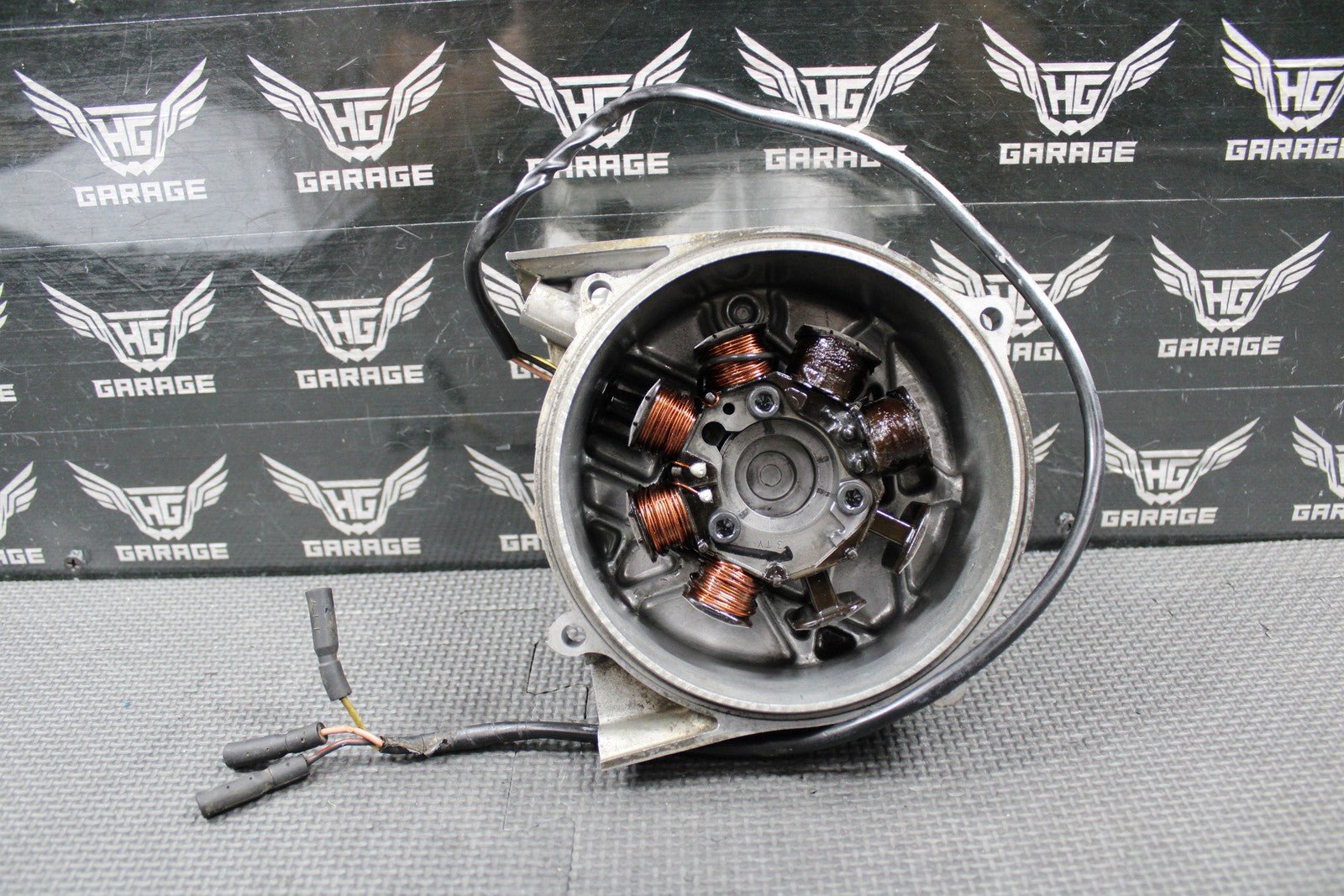1999 HONDA XR200R 90 - 02 OEM STATOR MAGNETO ALTERNATOR & CASE COVER 31120 - KT0 - 831 - hggarage