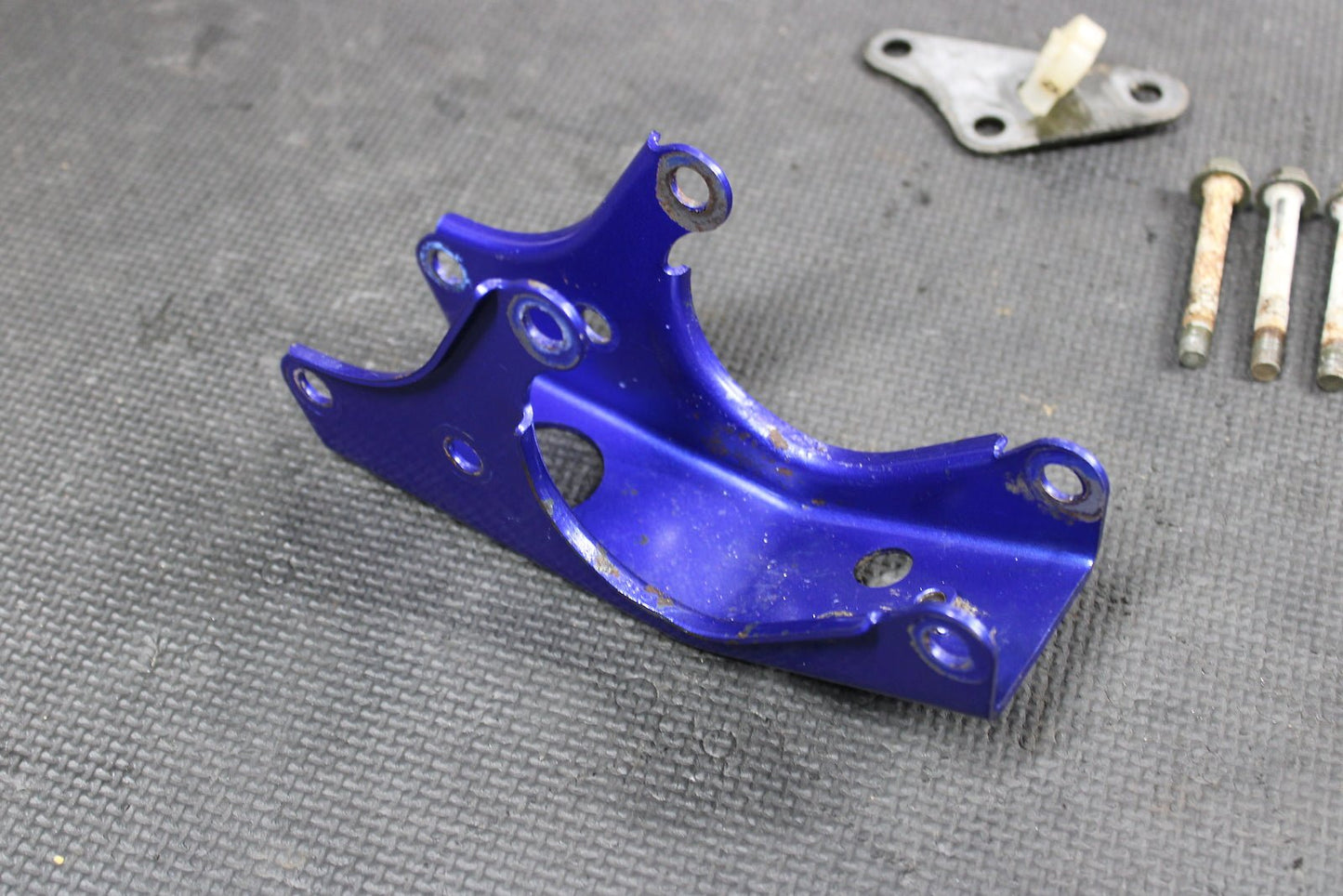 2001 YAMAHA 00 - 02 TTR225 2002 XT225 OEM ENGINE MOTOR MOUNT STAY BRACKETS - hggarage