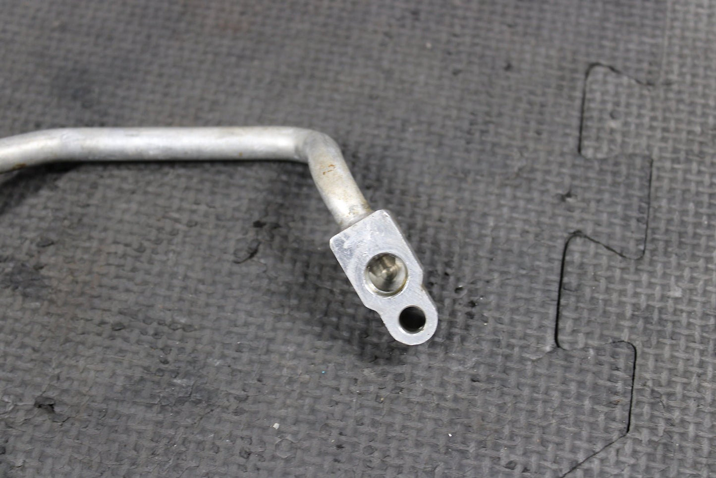 2005 Yamaha YZ250F OEM Engine Motor Oil Pump Feed Line Pipe Assembly 5NL - 13161 - 2 - hggarage