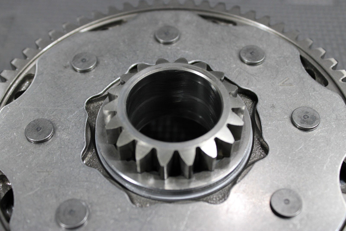 2007 HONDA CRF450R OEM CLUTCH BASKET 22100 - MEN - A00 - hggarage